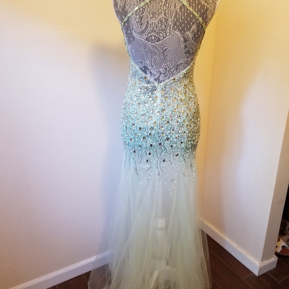 Long dress - Picture 3 of 3